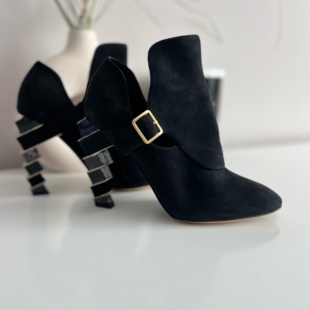 Salvatore Ferragamo Lilly Snake boots Black Suede Leather with Gold Buckle
